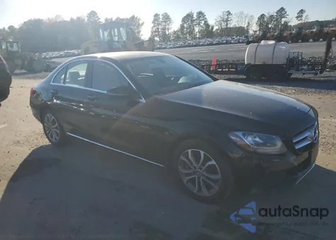 2017 Mercedes-Benz C 300 из США, поврежденный, VIN 55SWF4JB1HU234059